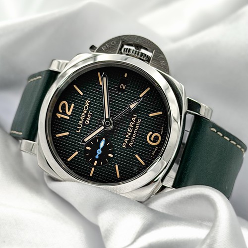 Panerai Luminor GMT